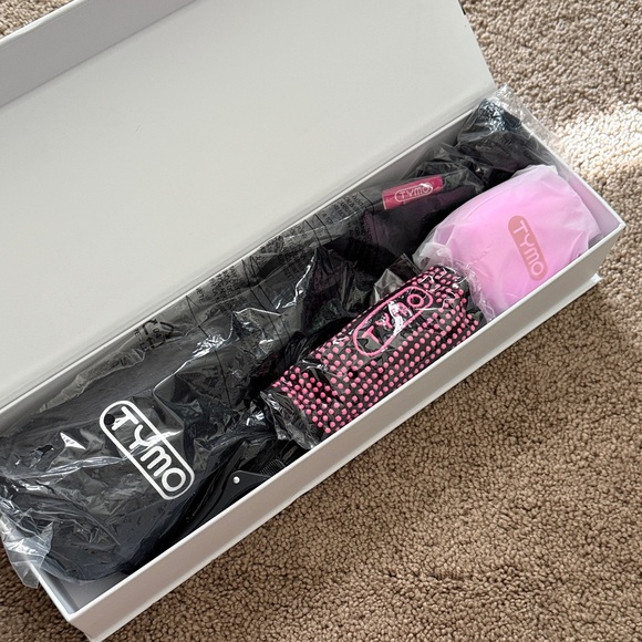 TYMO Ring Plus Ionic Hair Straightening Comb - Black and Red - Picture 11 of 12